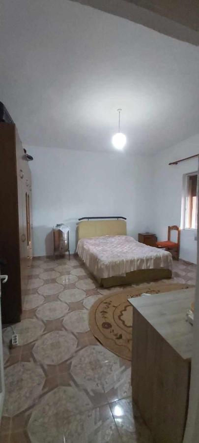 Guest House Aferdita Beqiri Берат Екстер'єр фото